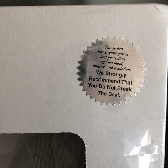 Wedding dress - Picture 10 of 14